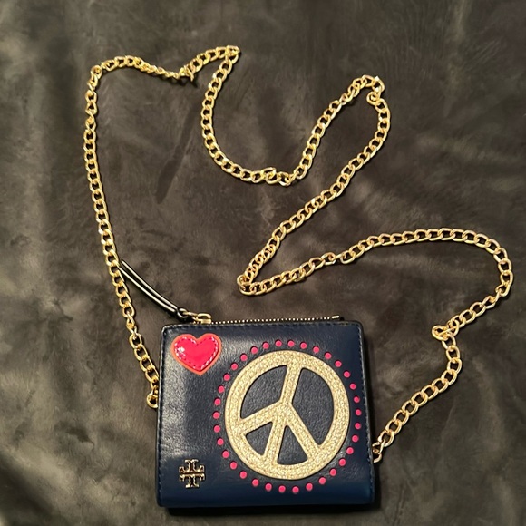 Tory Burch Handbags - FLASH SALE🔥🔥LIKE NEW TORY BURCH PEACE & LOVE WALLET W/UNBRANDED CROSSBODY CHAIN💗